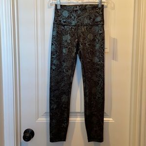 Lululemon Wunder Under Train HR Tight 25” *Foil size 4 BRAND NEW with tags